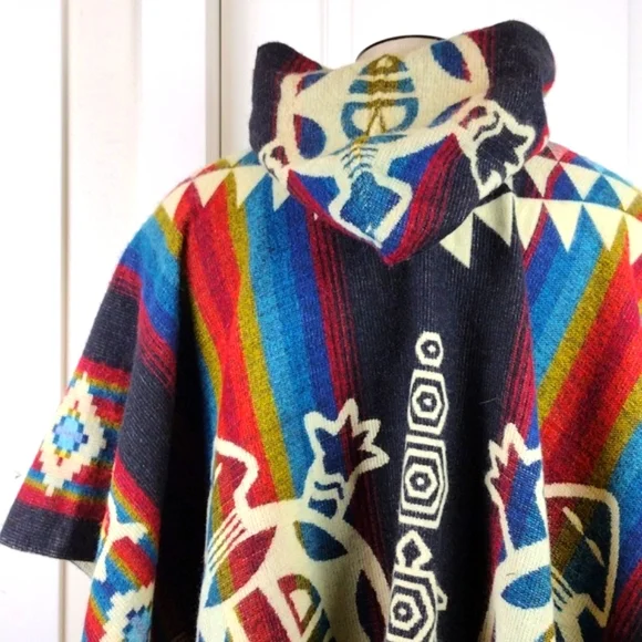 Hooded Peruvian Poncho with Aztec Inca turtle Designs. Turtle. hooded.. Aztec - Picture 9 of 15